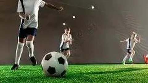 第1331期：蒂芙尼-斯特拉顿遭奈亚贾克斯及坎迪斯-拉蕊联手袭击